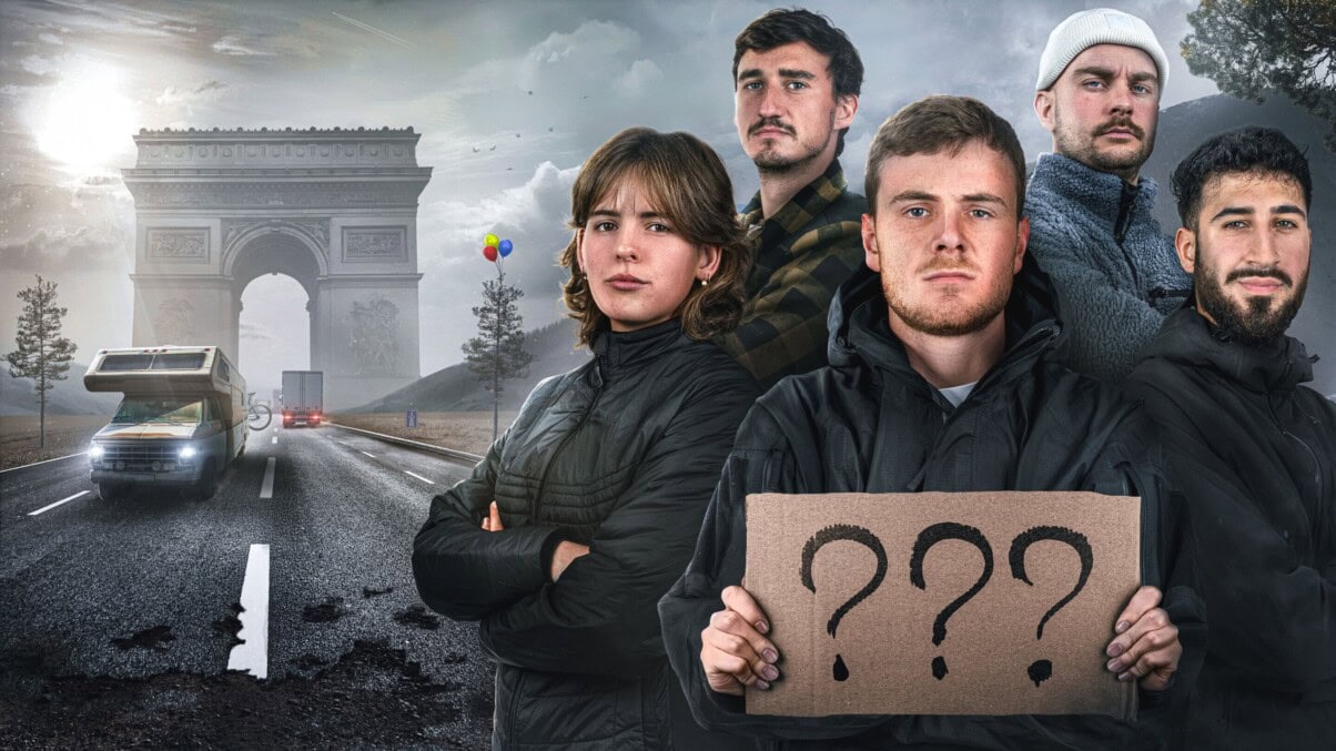 The_Race_c_Joyn TV & Streaming Tipps Oktober: Teilnehmer:innen werden aufgereiht gezeigt, Straße mit Autos und französischem Wahrzeichen im Hintergrund