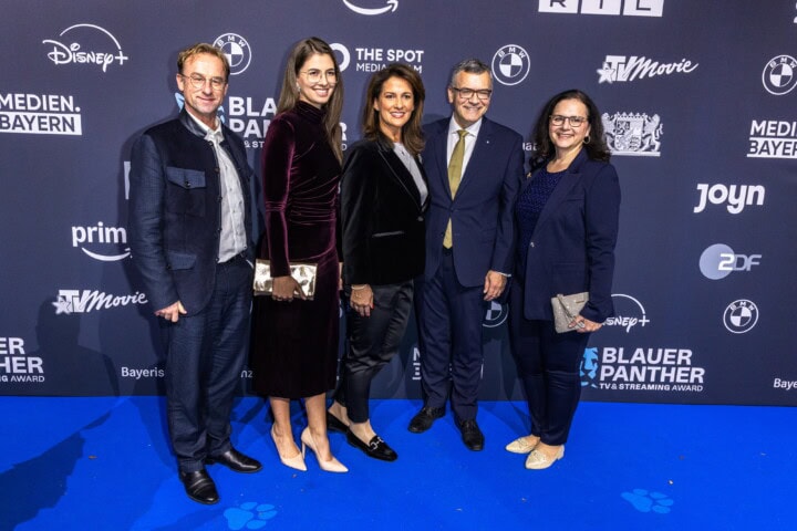 Antonia Kaniber (2.v.l.), Michaela Kaniber (Mi.), Dr. Florian Herrmann (2.v.r.), Renate Thalhammer-Herrmann (r.)