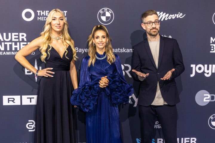 Nova, Cathy Hummels, Daniel Schröckert