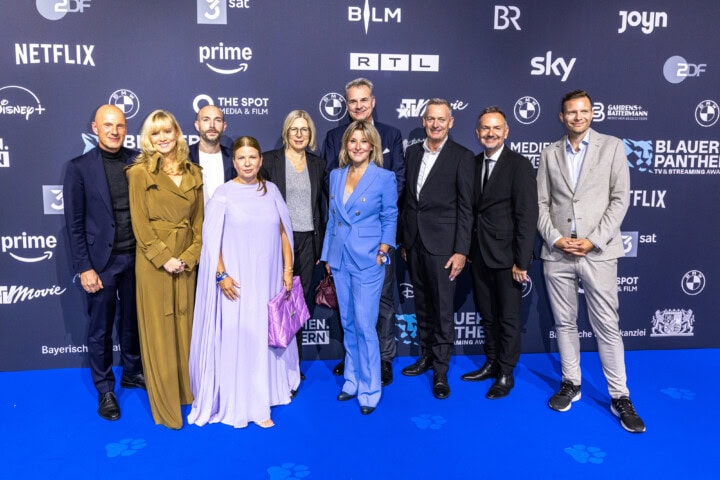 Der Beirat des Blauer Panther  TV & Streaming Awards 2025 (von links nach rechts): Stefan Feldmann (Bayer. Staatskanzlei), Katja Hofem (Netflix), Andreas Hartmann (Prime Video Deutschland), Kathrin Flessing (ProSiebenSat.1 Group), Kerstin Prange (BLM), Natalie Müller-Elmau (ZDF/3sat), Thomas Sessner (BR), Stefan Sutor (Medien.Bayern GmbH), Christian Asanger (Sky Deutschland), Florian Hellenkamp (RTL)