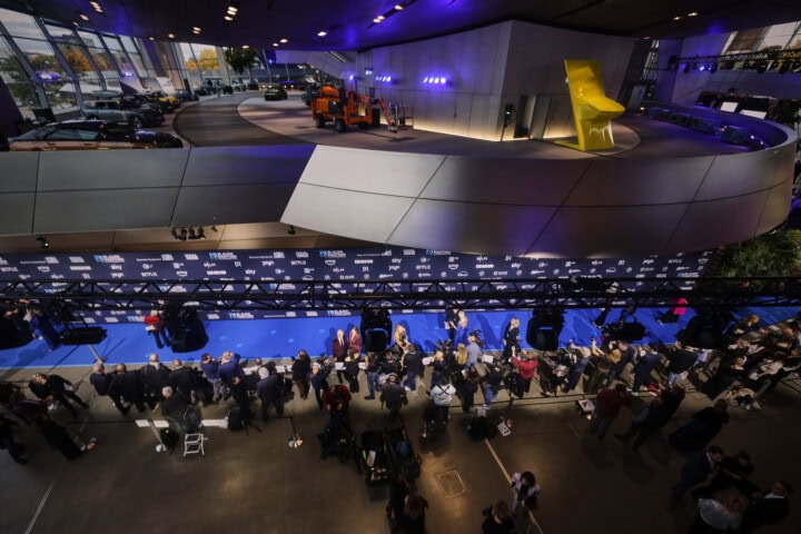 MUC/ München 22.10.2025 München: Blauer Panther 2025 - Mood - Blauer Teppich © Johannes Simon