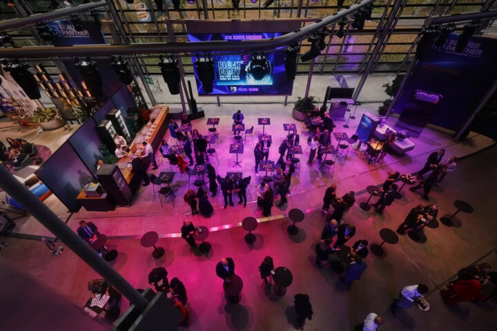 MUC/ München 22.10.2025 München: Blauer Panther 2025 - Mood - Blauer Teppich © Johannes Simon