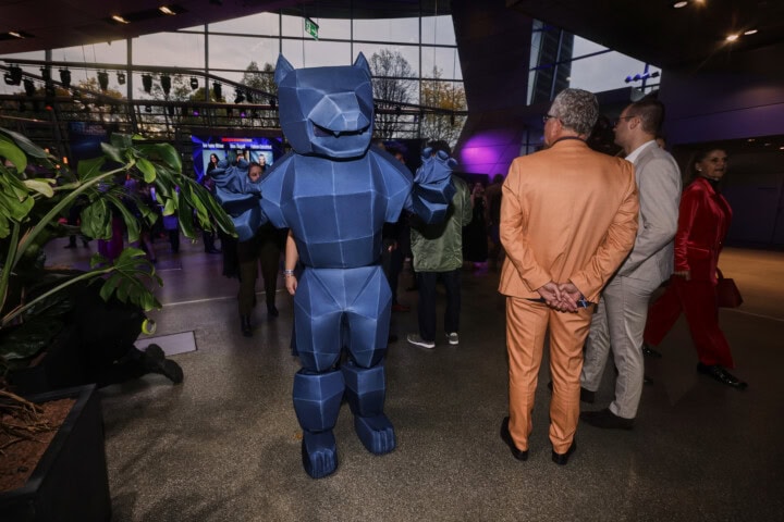 MUC/ München 22.10.2025 München: Blauer Panther 2025 - Mood - Blauer Teppich © Johannes Simon